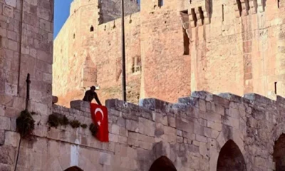 76 yıl sonra Halep Kalesi’nde Türk Bayrağı dalgalandı..