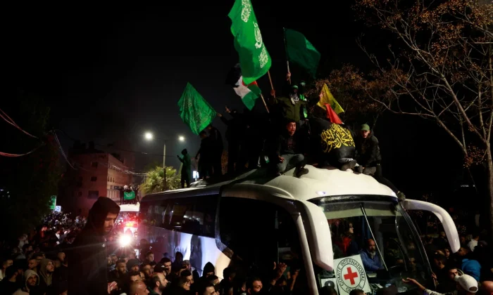 Ateşkes sonrası İsrail tarafından 90 Filistinli serbest bıraktı!.