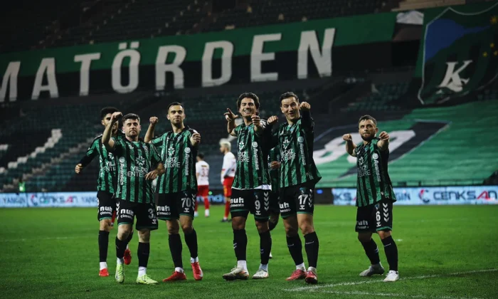 Kocaelispor 16 yıl sonra Süper Lig’de..
