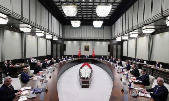 Kabinede 8 Bakanın yeri değişiyor…