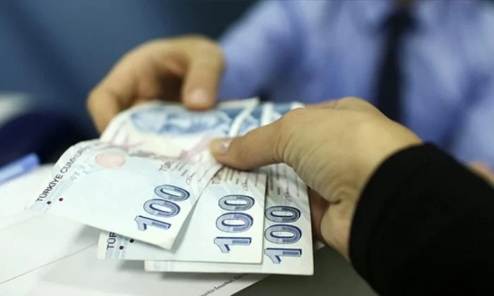Emeklilerin bayram ikramiyeleri yatırılmaya başlandı..