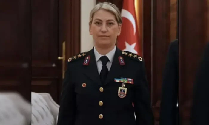 Türkiye’nin ilk kadın Generali hayırlı olsun..