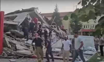 Balıkesir depreminde yıkılan binalar olduğu açıklandı!.