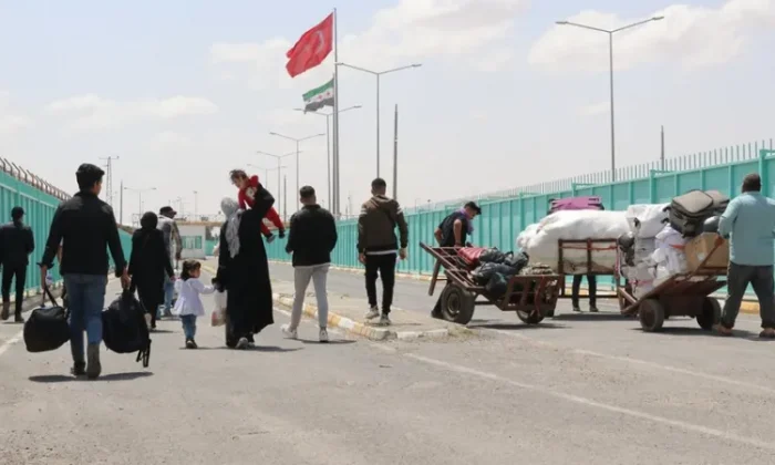 Ülkelerine dönen Suriyelilerin sayısı 450 bin 169 oldu..