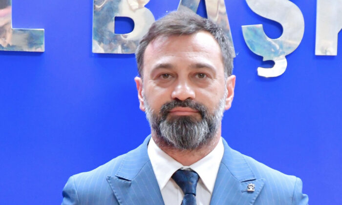 AK Parti’de istifa depremi devam ediyor!.