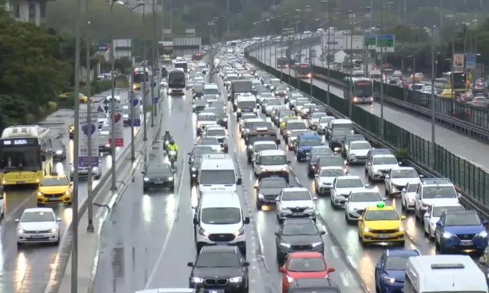 İstanbul’da trafik yoğunluğu yüzde 85!.