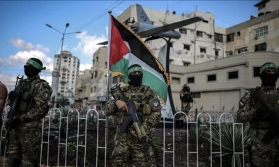 HAMAS sözünü tuttu rehineleri teslim noktasına götürüyor..
