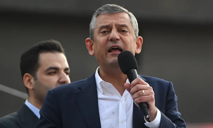 Eski CHP’lilerden Özgür Özel’e “Partiyi Rüşvetçilerden Temizle” mektubu!.