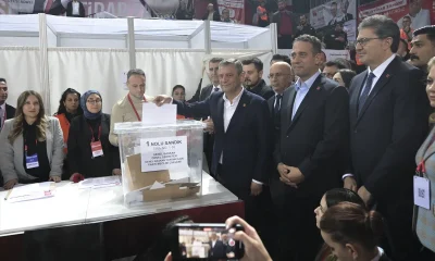 Bulduğu ilk fırsatta Ekremcilere tekmeyi vurdu!.