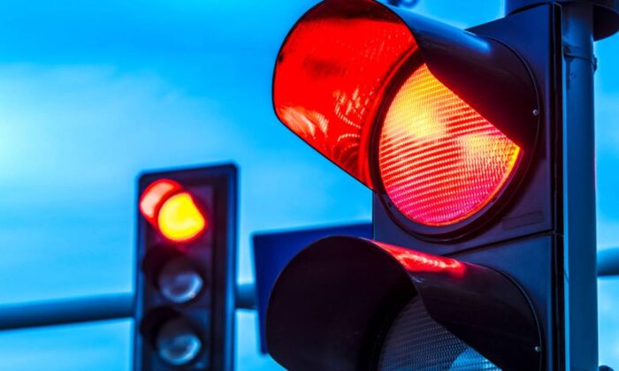 6 defa kırmızı ışık ihlâli yapanın ehliyeti iptal edilecek!.
