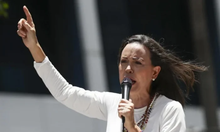 Venezuela’nın kukla siyasetçisi ABD’ye “Emrinizdeyim” mesajını anında verdi!.