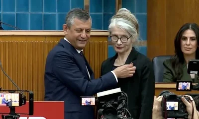 Emine Ülker Tarhan tabela partisini kapatıp CHP’ye geri döndü..