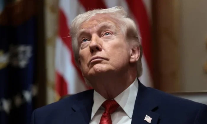 İran duvarına toslayan Trump yine ateşkes palavrasına sarıldı..