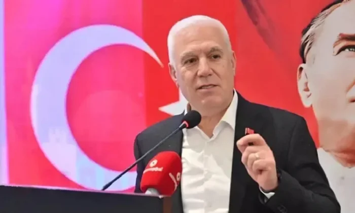 İçişleri Bakanlığı CHP’li Mustafa Bozbey’in görevden uzaklaştırıldığını açıkladı..