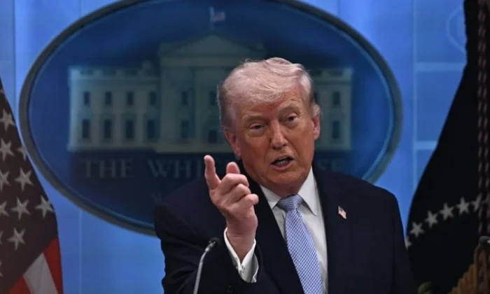 Tehditler savuran Trump neden dansöz gibi kıvırdı!.