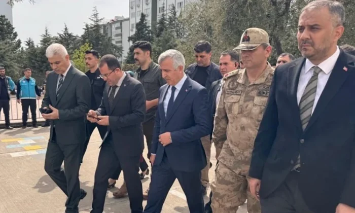 14 yaşındaki saldırgan 5 silah ve şarjör ile okulu basmış!.