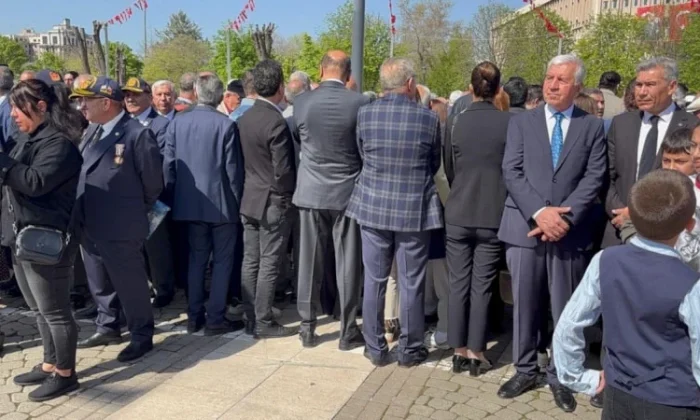 Mehter Marşı çalmaya başlayınca ecdad düşmanı CHP’liler sırtlarını döndü!.