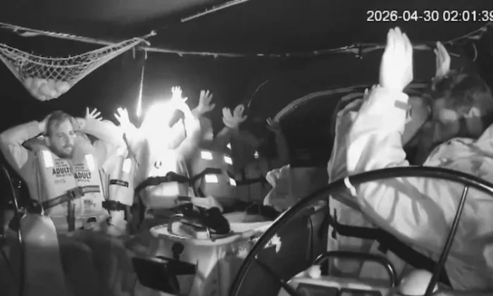 Gazze’ye giden Sumud filosu kahpe İsrail tarafından rehin alındı!.