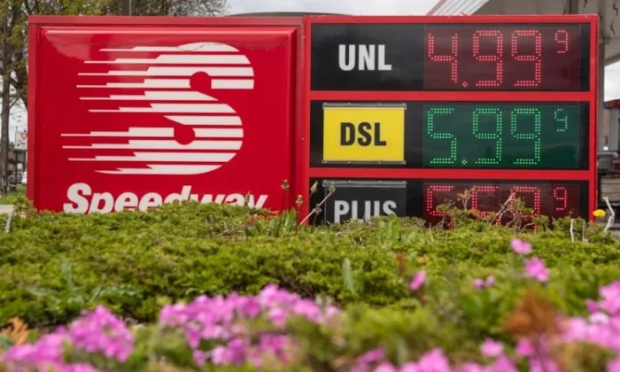 ABD’de benzin fiyatı 5 doları geçti!. Ekonomi baskı altında..