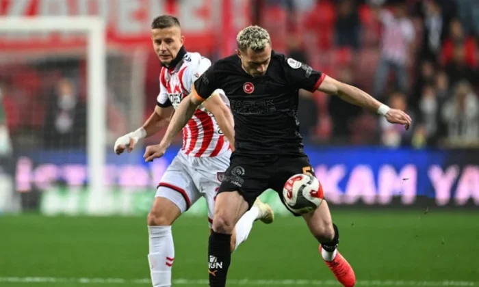 Galatasaray şampiyonluk yolunda Samsunspor’dan 4 yedi..