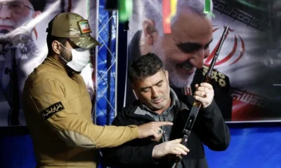 İran’da olası ABD saldırısına karşı sokakta silah eğitimi verilmeye başlandı!.