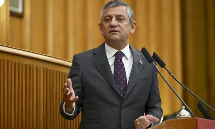 Özgür Özel tekrar CHP Grup Başkan Vekili oldu..
