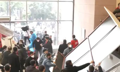 Polis CHP Genel Merkezini boşaltmaya başladı!.