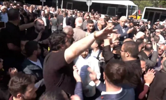 Meclis’te CHP’nin gurup toplantısı kavgası!.