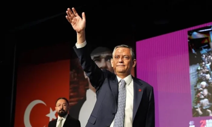 İngiliz dostları yeni parti konusunda Özgür Özel’i uyardı!.