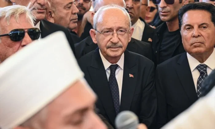 Kadir İnanır’ın cenazesine katılan Kılıçdaoğlu’nu montaj video ile yuhalattılar!.