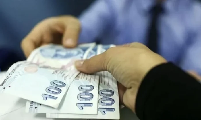 En düşük emekli maaşı 23 bin 552 lira oldu..