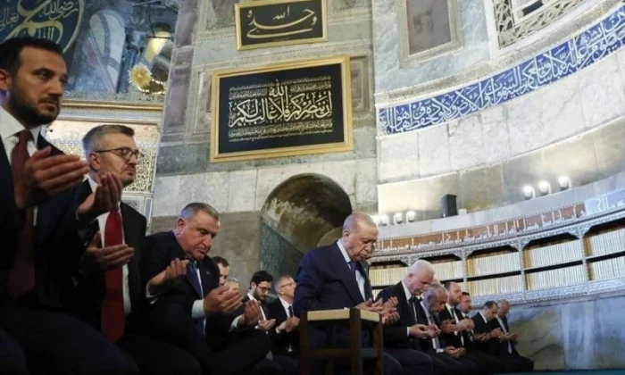 Ayasofya’nın Camii-Kebir’e dönüşünün 6. yılı mübarek olsun..