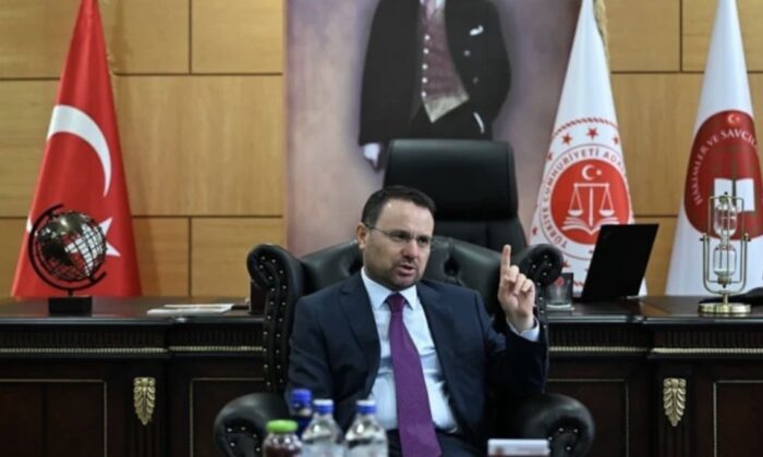 135 Alo Adalet Hattı hizmete başladı..