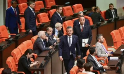 Yeni Partililer Cumhurbaşkanı Erdoğan Meclis’e gelince ayağa kalkmayacaklarmış!.