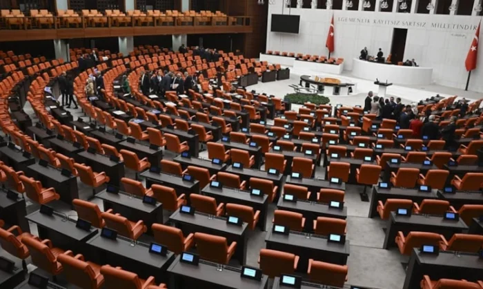 Fon teklifi Meclis’ten geçti..